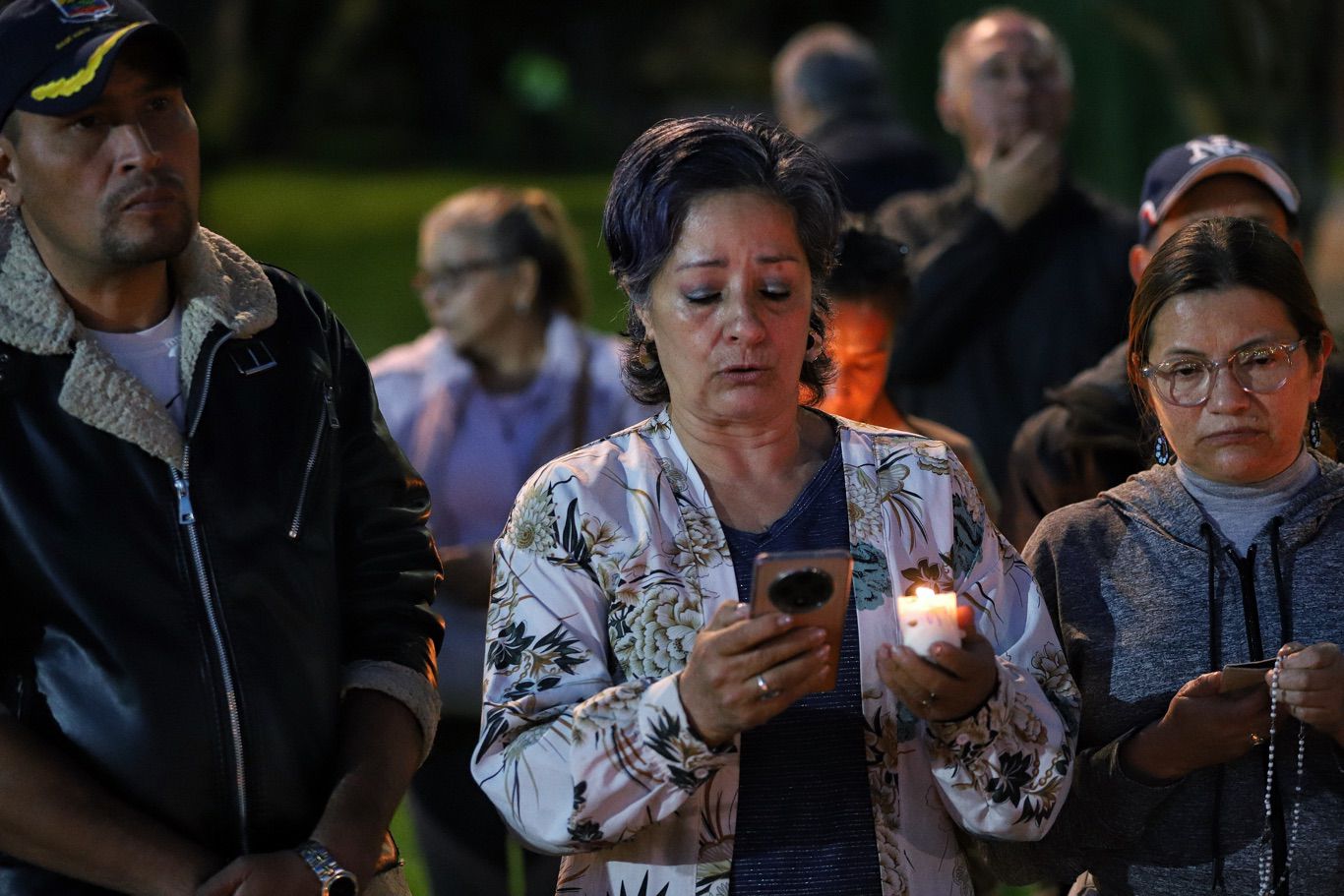 Velatón en Modelia por la salud de Miguel Uribe